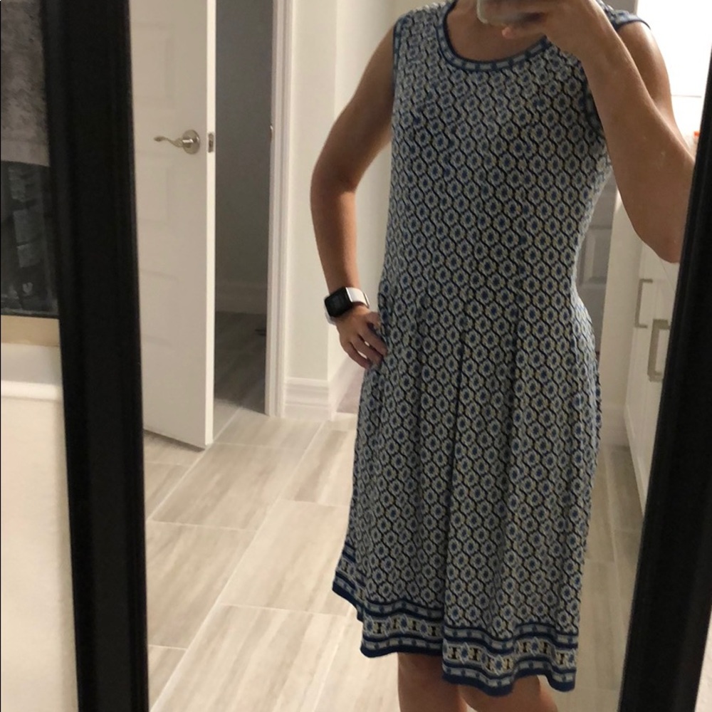 XS Max studio dress